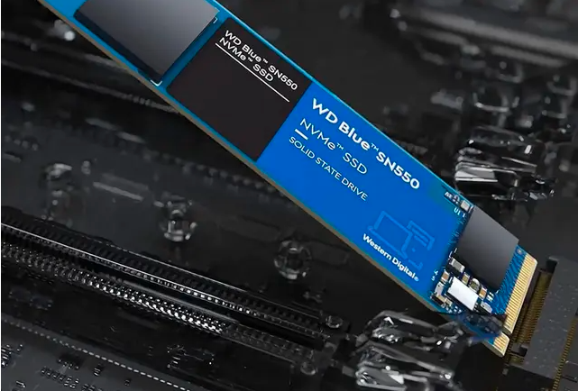 Microsoft muốn mọi hãng máy tính cài sẵn Windows 11 đều phải dùng ổ SSD