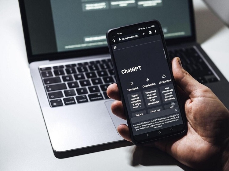 Microsoft sắp ứng dụng công nghệ khắc tinh của Google