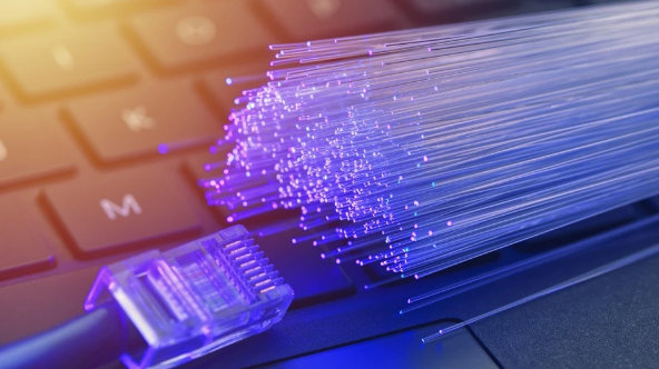 Cáp quang truyền dẫn Internet nhanh nhất thế giới